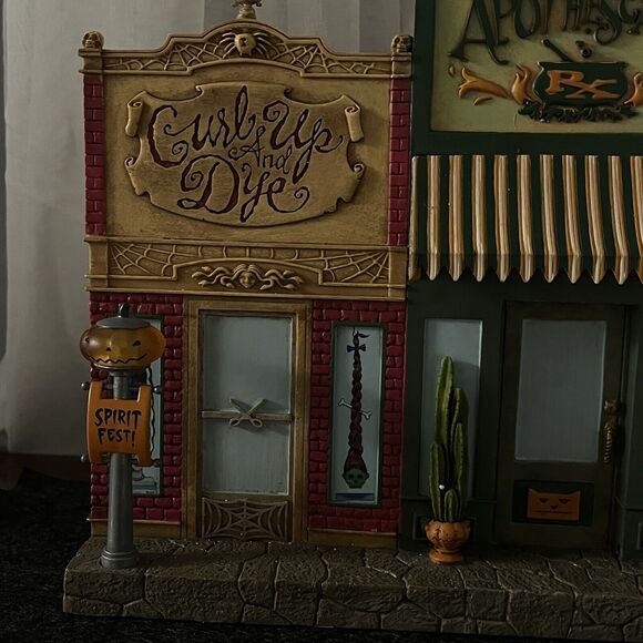 2005 Hallmark Haunting Collection Dead Wood Shops Ghost Town Lighted Box Table - Picture 4 of 16